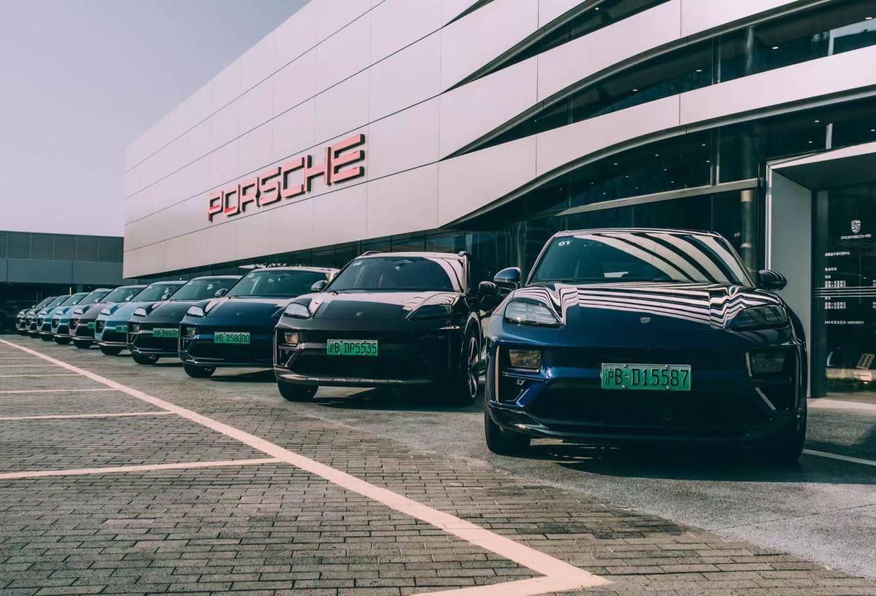 馭電蓉城破霧疾馳|保時捷純電動Macan南區試駕