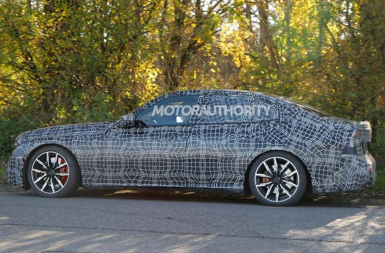 全新換代寶馬3系明年上市?現款25萬內落地,等換代還是抄底?