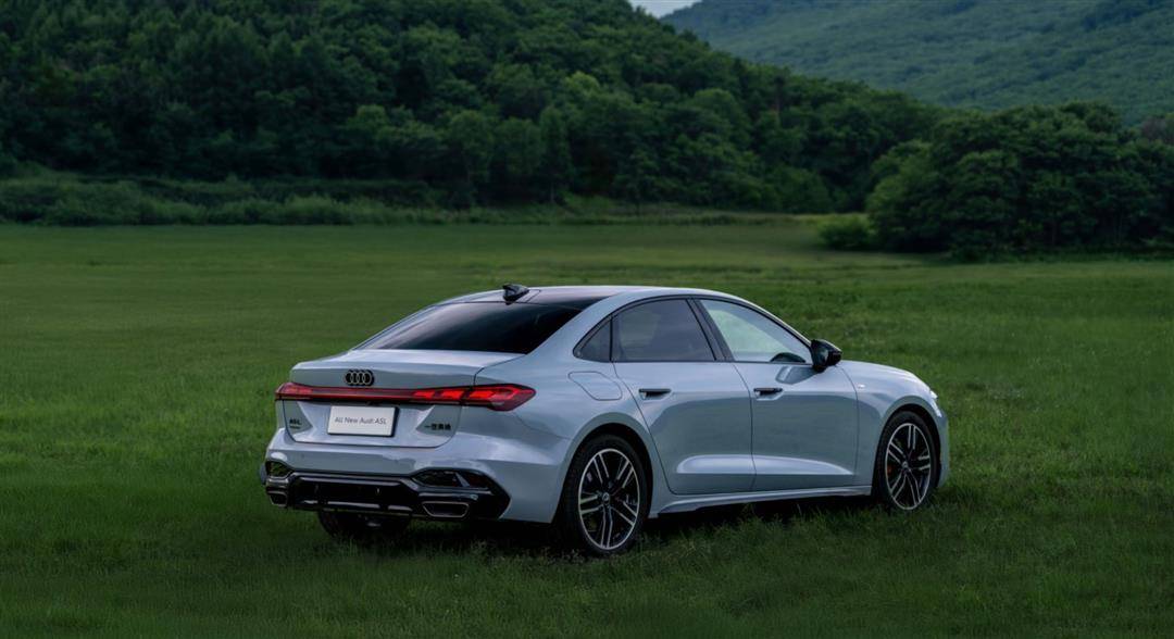 不到24萬!一汽奧迪A5L上市,沒理由再看34C