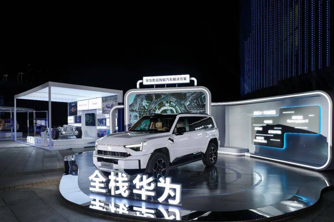 華為下場硬派越野:坦克500首次遇到勁敵