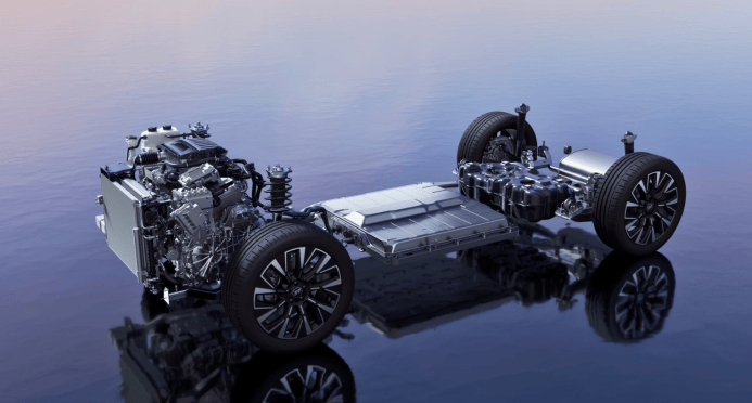 山海L7 PLUS:32變電動七座+智能雙冰箱,家庭出行“全能答案”?