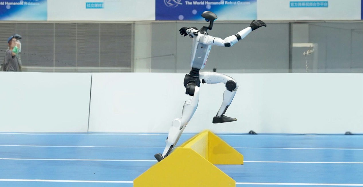 宇樹科技CEO王興興：下半年將發布身高1.8米的人形機器人